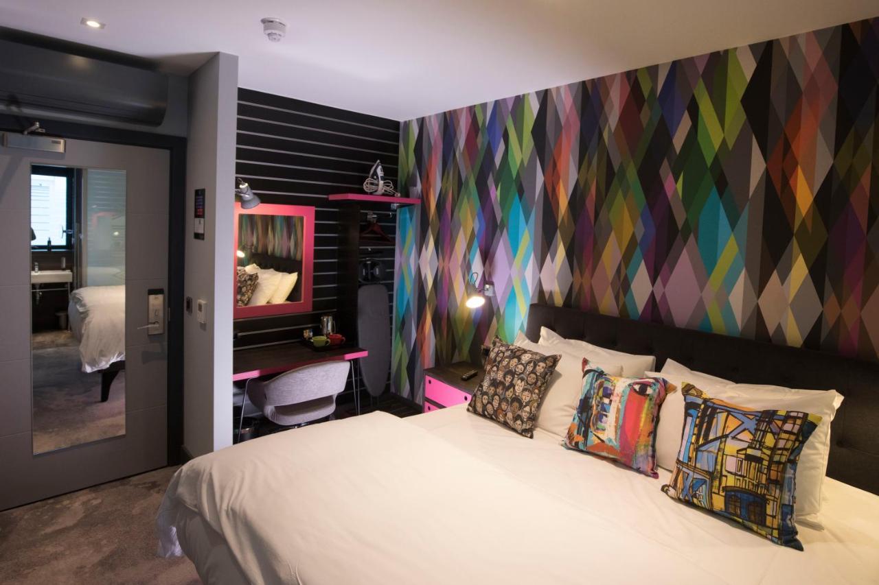 Village Hotel Southampton Істлі Екстер'єр фото