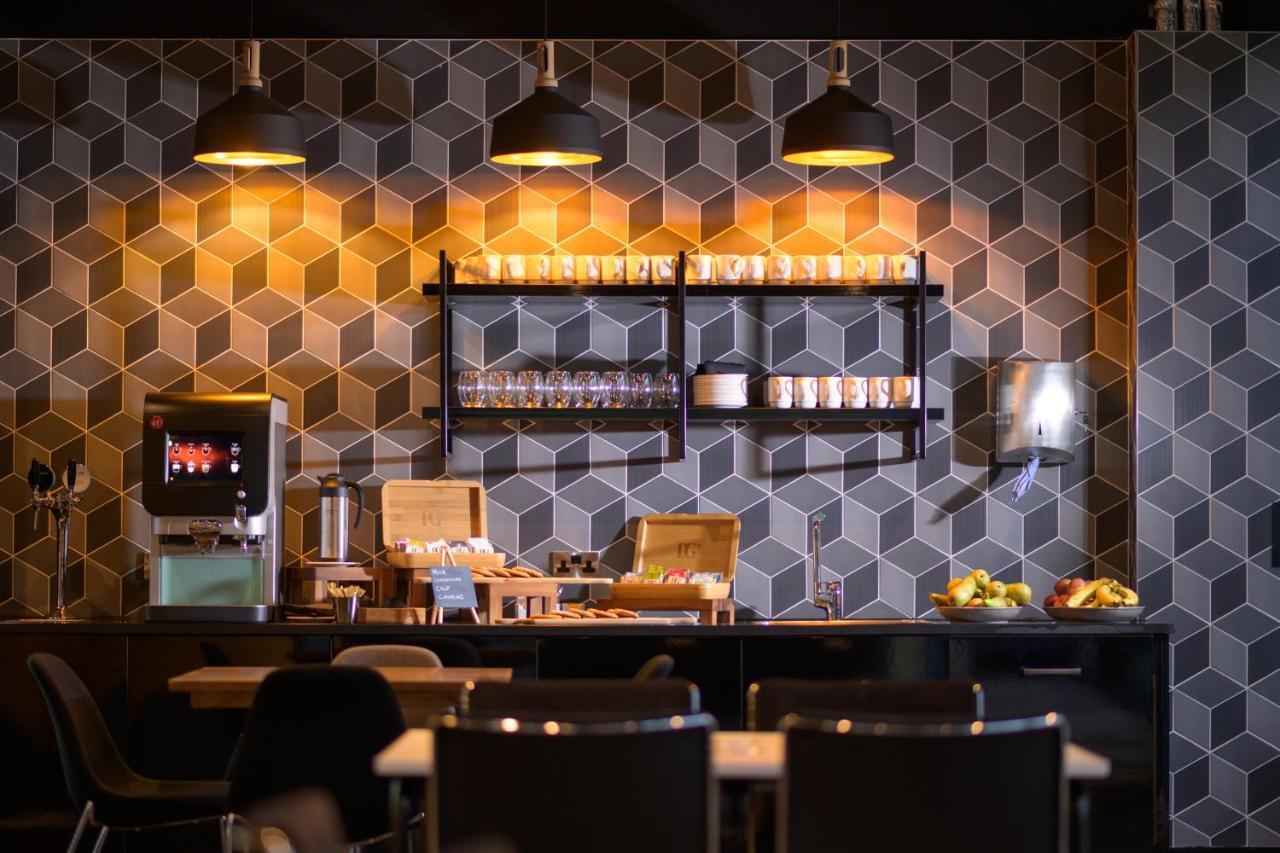 Village Hotel Southampton Істлі Екстер'єр фото